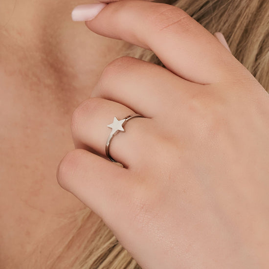 BAGUE EN ACIER POUR FEMMES AVEC ÉTOILE