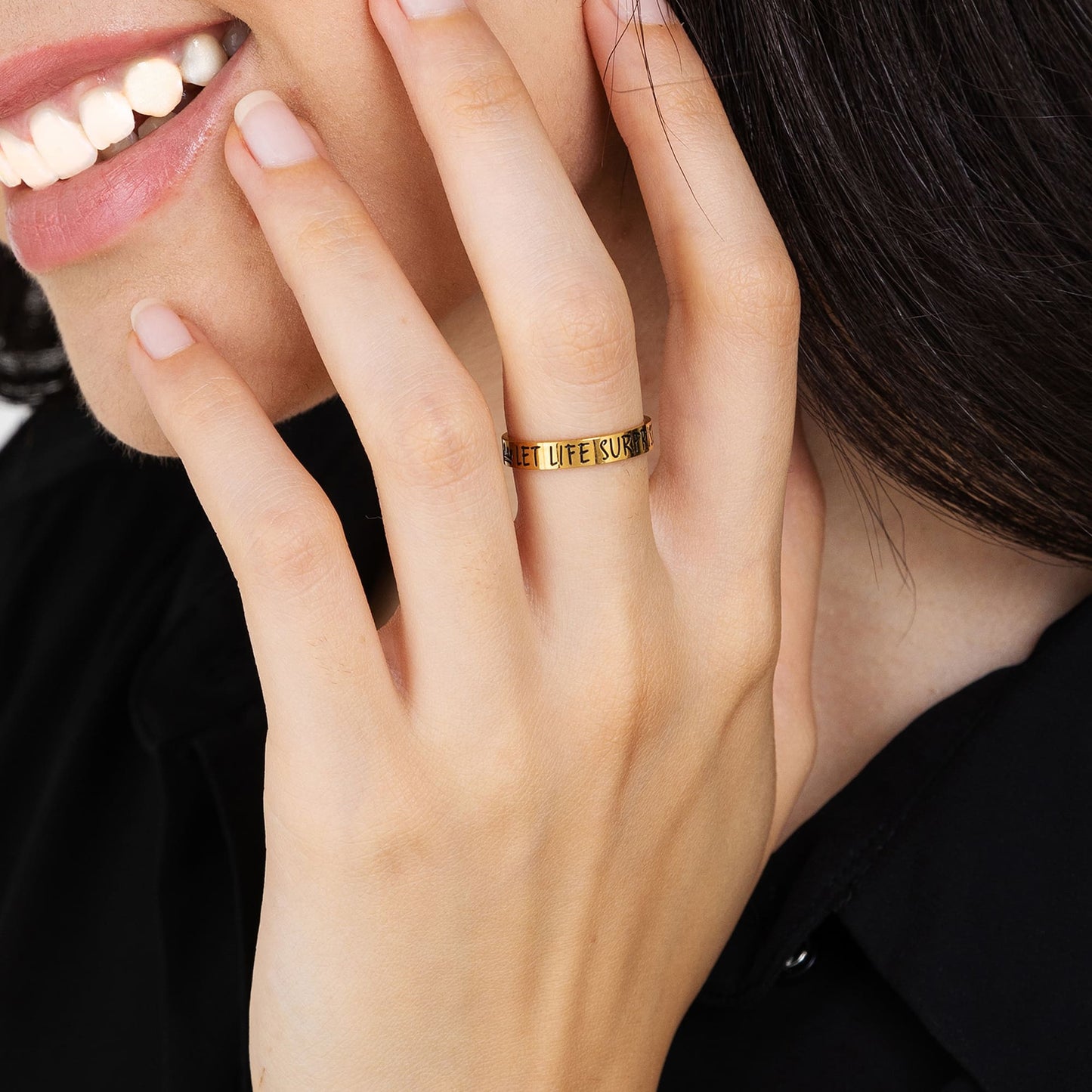 BAGUE EN ACIER DORÉ POUR DAMES LAISSEZ LA VIE VOUS SURPRENDRE