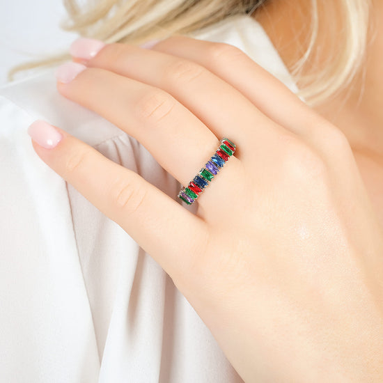 BAGUE EN ACIER POUR FEMME AVEC CRISTAUX MULTICOLORES