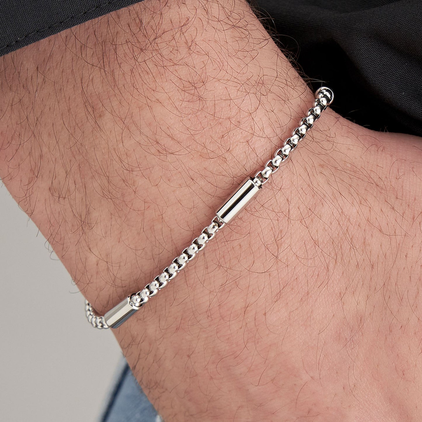 BRACELET EN ACIER POUR HOMMES AVEC ÉLÉMENTS EN ACIER