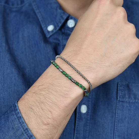 BRACELET HOMME EN ACIER AVEC PIERRES VERTES ET ÉLÉMENTS EN ACIER