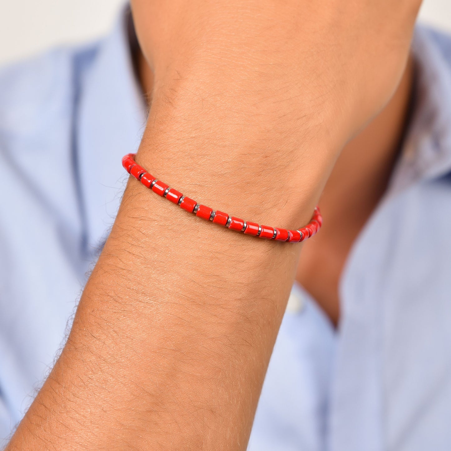 BRACELET HOMME EN ACIER AVEC PIERRES ROUGES