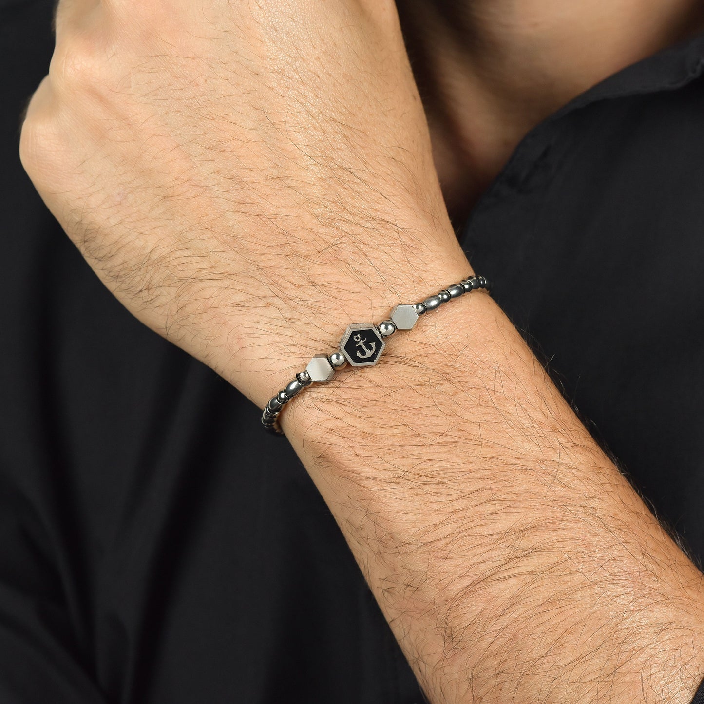 BRACELET HOMME EN ACIER AVEC ANCRE ARGENTÉE ET ÉMAIL NOIR