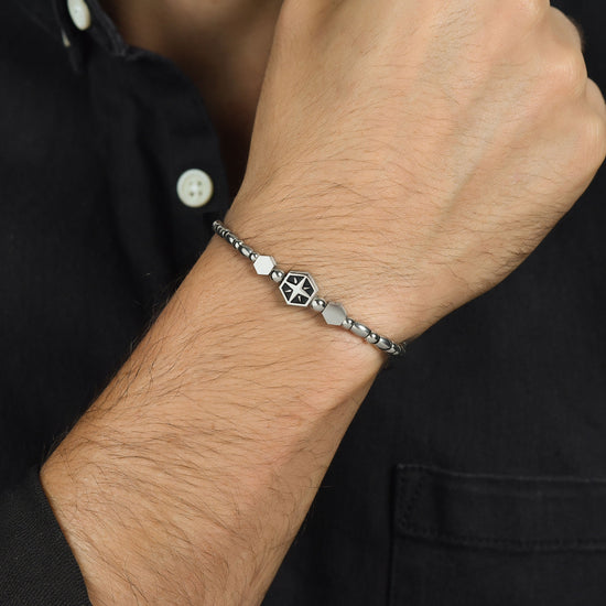 BRACELET HOMME EN ACIER AVEC ROSE DES VENTS ARGENTÉE ET ÉMAIL NOIR