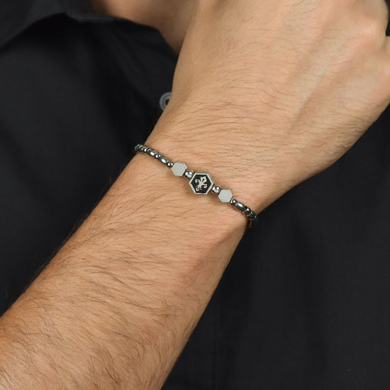 BRACELET HOMME EN ACIER AVEC LYS ARGENTÉ ET ÉMAIL NOIR