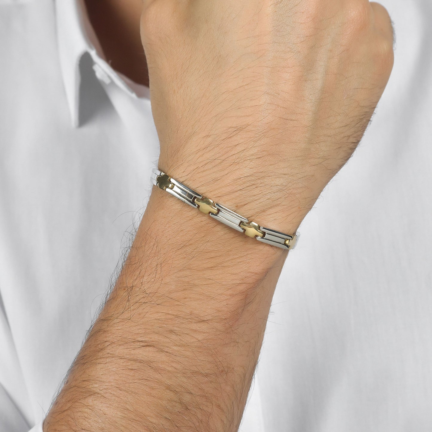 BRACELET HOMME EN ACIER AVEC CROIX EN OR IP