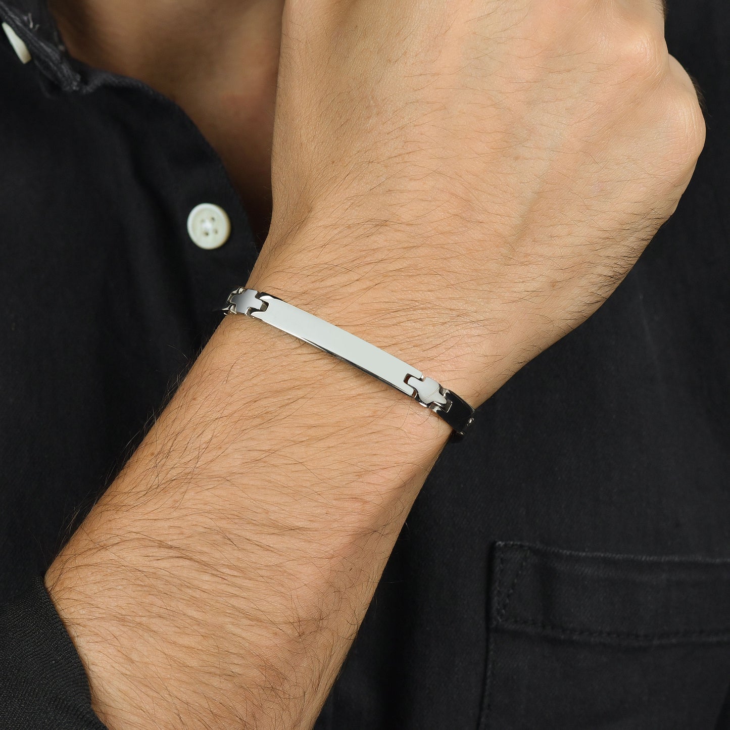 BRACELET HOMME EN ACIER AVEC PLAQUE ET CROIX EN ARGENT