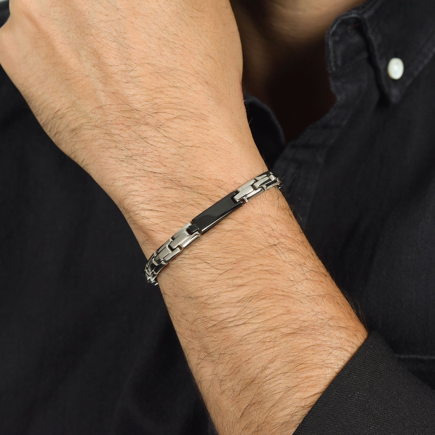 BRACELET HOMME EN ACIER AVEC PLAQUE IP NOIRE