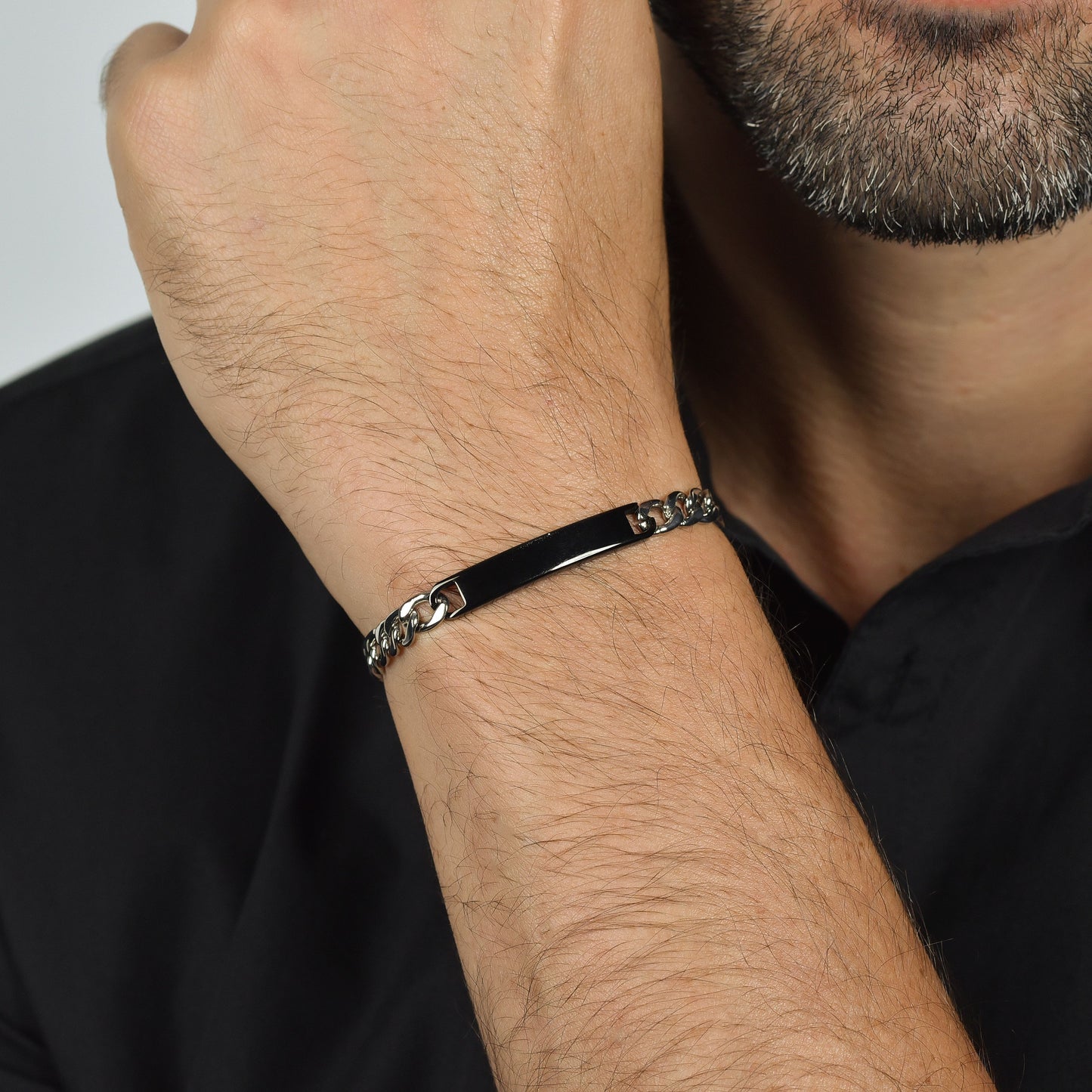 BRACELET HOMME EN ACIER AVEC PLAQUE IP NOIRE