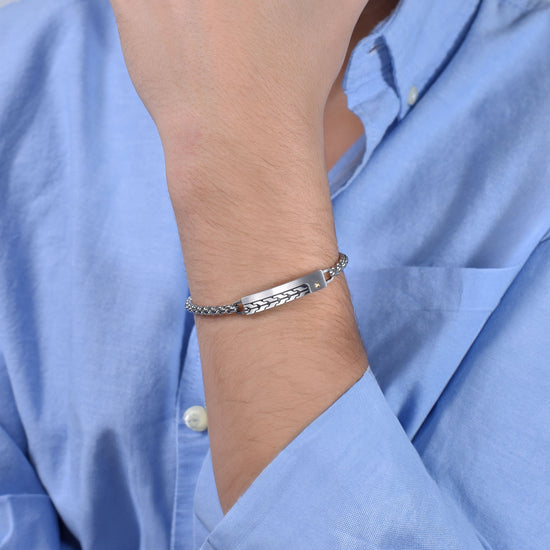 BRACELET HOMME EN ACIER AVEC ÉLÉMENT