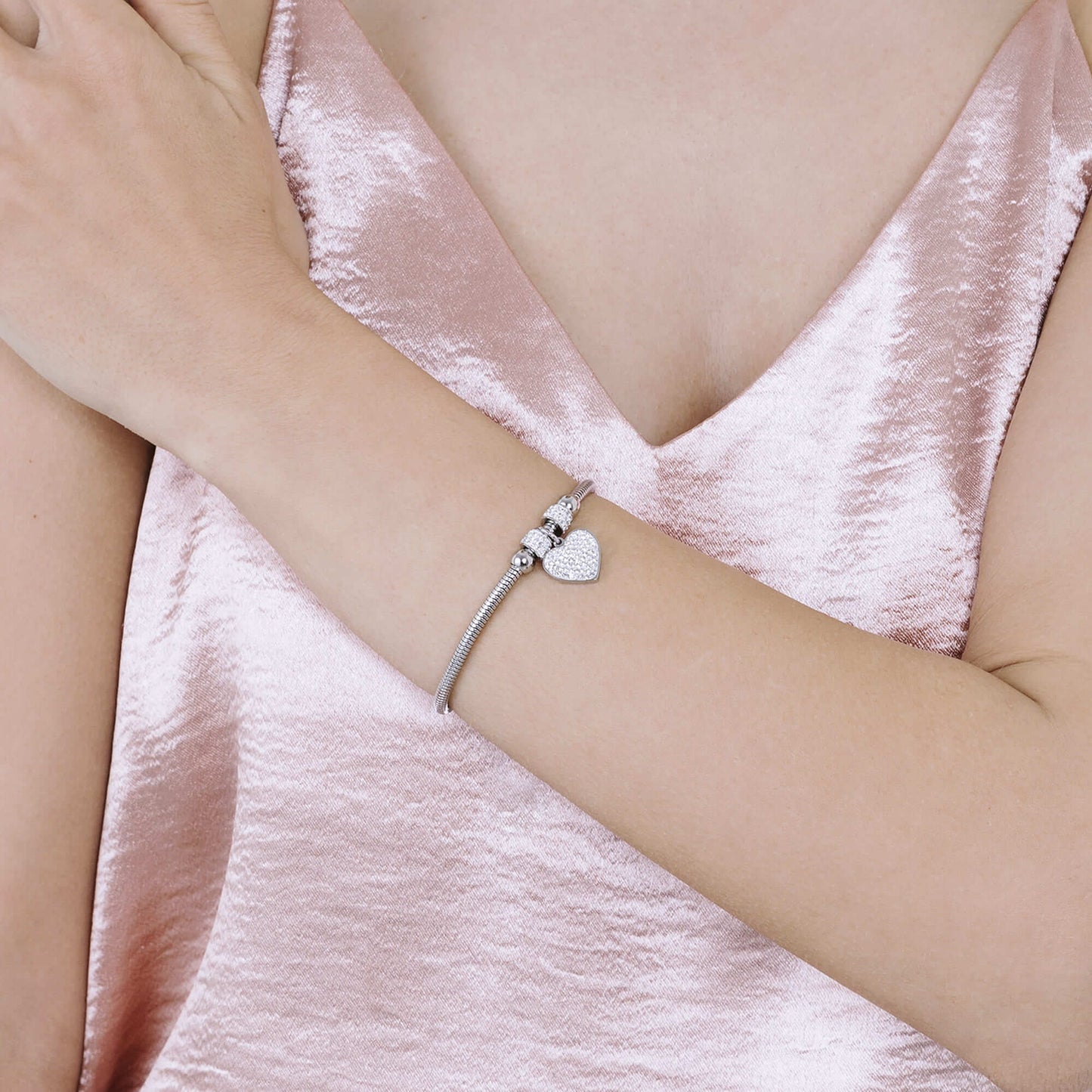 BRACELET POUR FEMME EN ACIER AVEC CŒUR ET CRISTAUX BLANCS