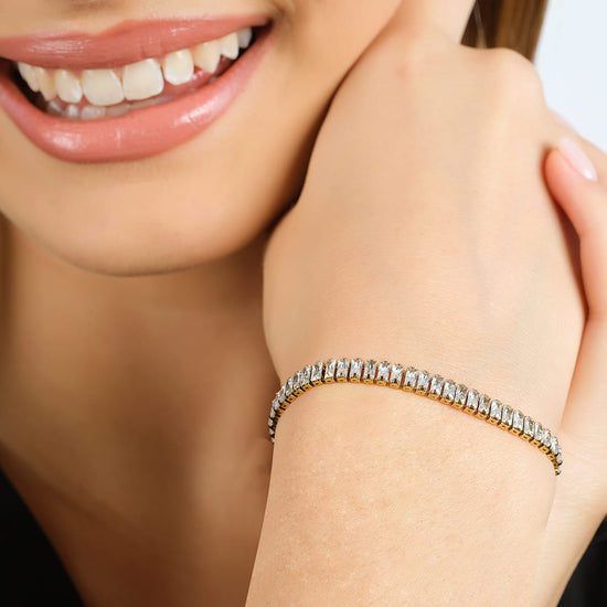 BRACELET TENNIS EN ACIER POUR FEMMES AVEC CRISTAUX BAGUETTES BLANCS