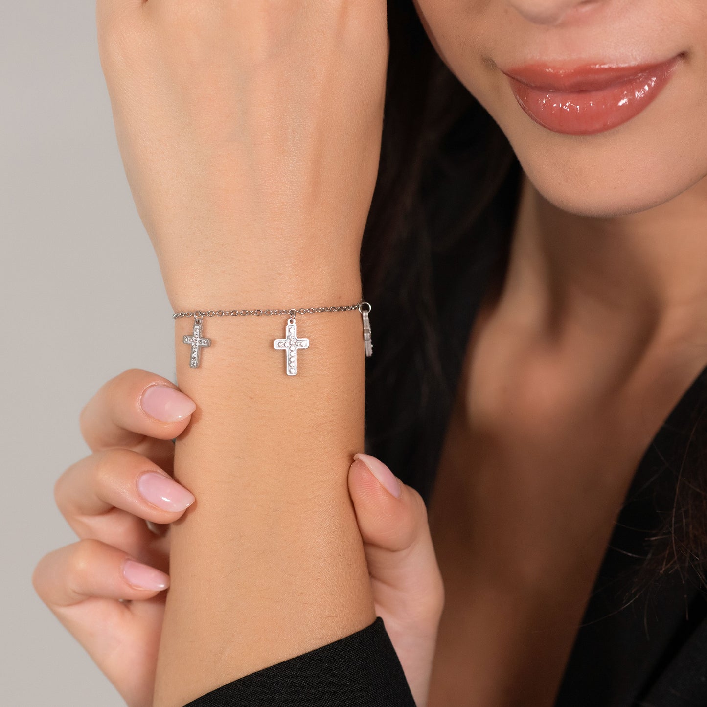 BRACELET CROISÉ EN ACIER AVEC CRISTAUX BLANCS POUR FEMMES