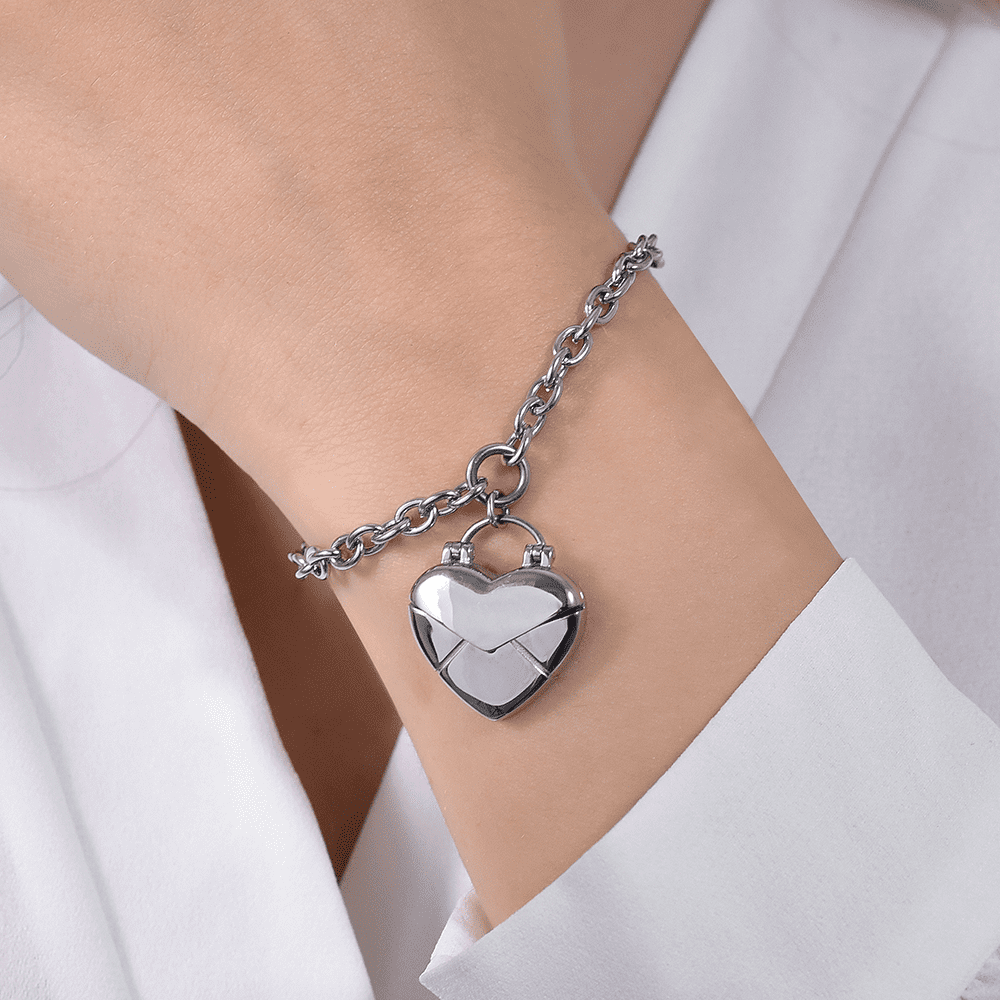 BRACELET LETTRE COEUR EN ACIER POUR FEMME