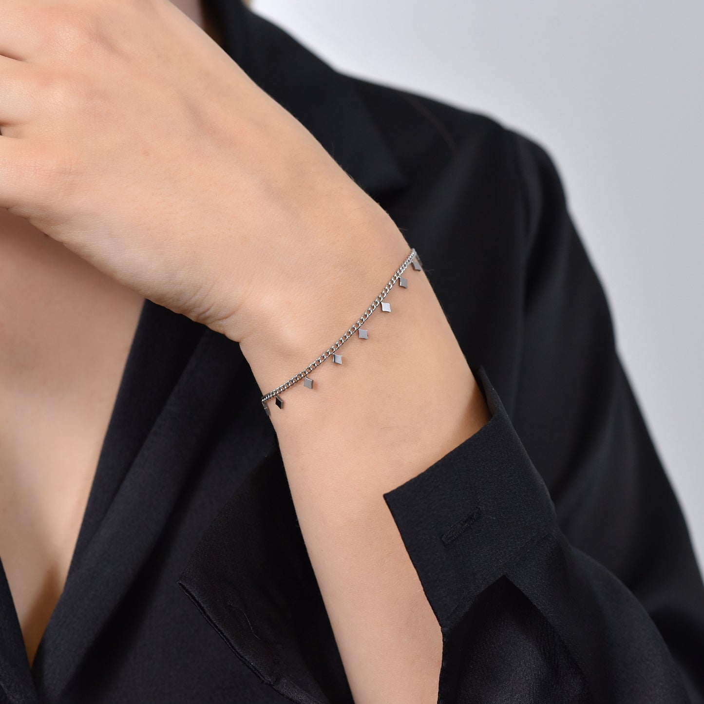 BRACELET EN ACIER DIAMANTÉ POUR FEMMES