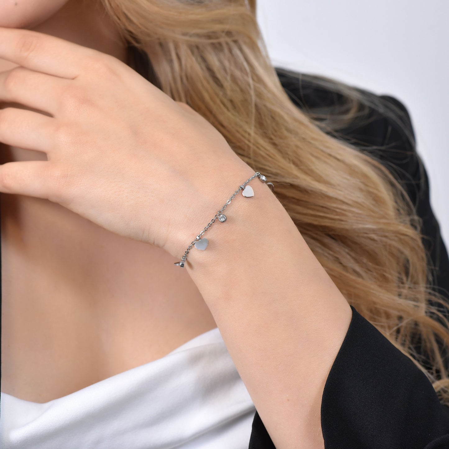 BRACELET FEMME EN ACIER AVEC CŒURS ET CRISTAUX