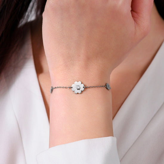 BRACELET FEMME EN ACIER AVEC TRÈFLE À QUATRE FEUILLES ET ZIRCON CUBIQUE