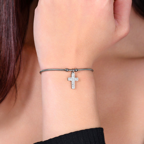 BRACELET FEMME EN ACIER AVEC CROIX