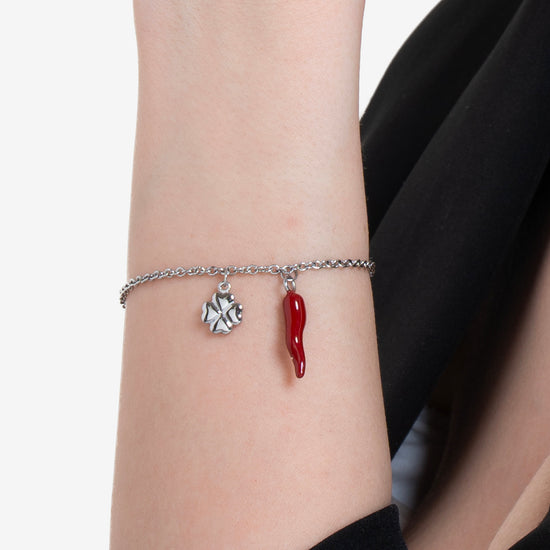 BRACCIALE IN ACCIAIO CON CORNO ROSSO E QUADRIFOGLIO