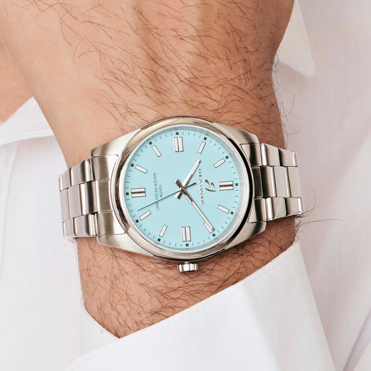 MONTRE EN ACIER AVEC CADRAN BLEU