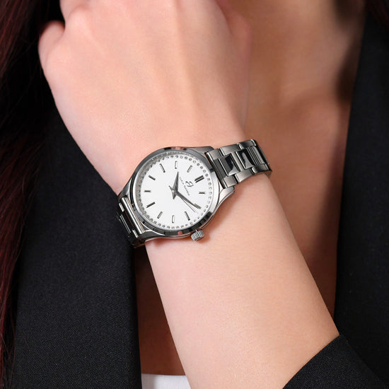 MONTRE FEMME EN ACIER AVEC LUNETTE EN CRISTAL BLANC