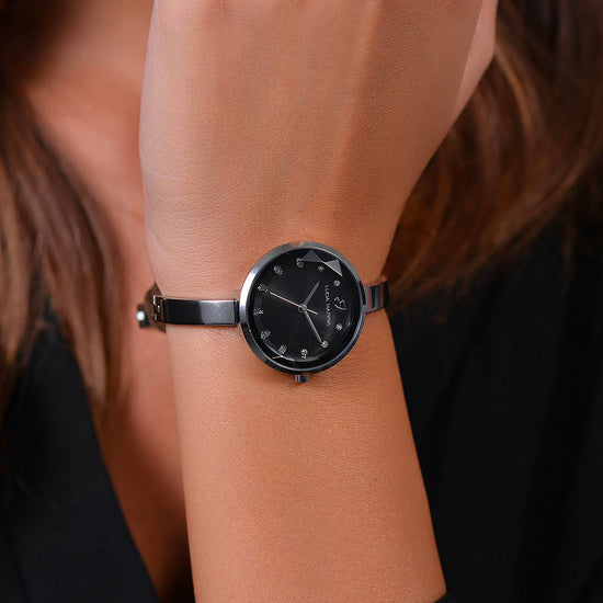 MONTRE FEMME EN ACIER CADRAN NOIR