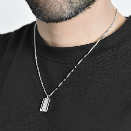 COLLIER POUR HOMME EN ACIER AVEC PLAQUE EN CRISTAL BLANC