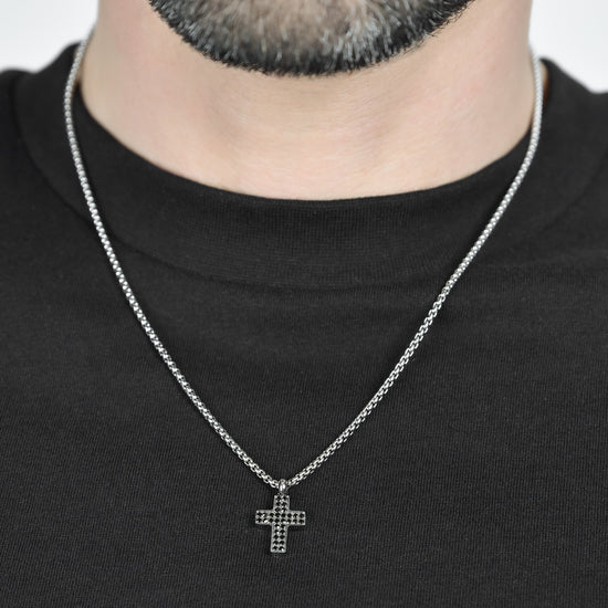 COLLIER HOMME CROIX EN ACIER AVEC CRISTAUX NOIRS