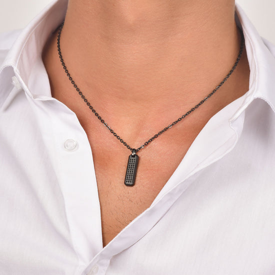 COLLIER POUR HOMME EN ACIER INOXYDABLE NOIR AVEC ÉLÉMENT EN CRISTAL NOIR