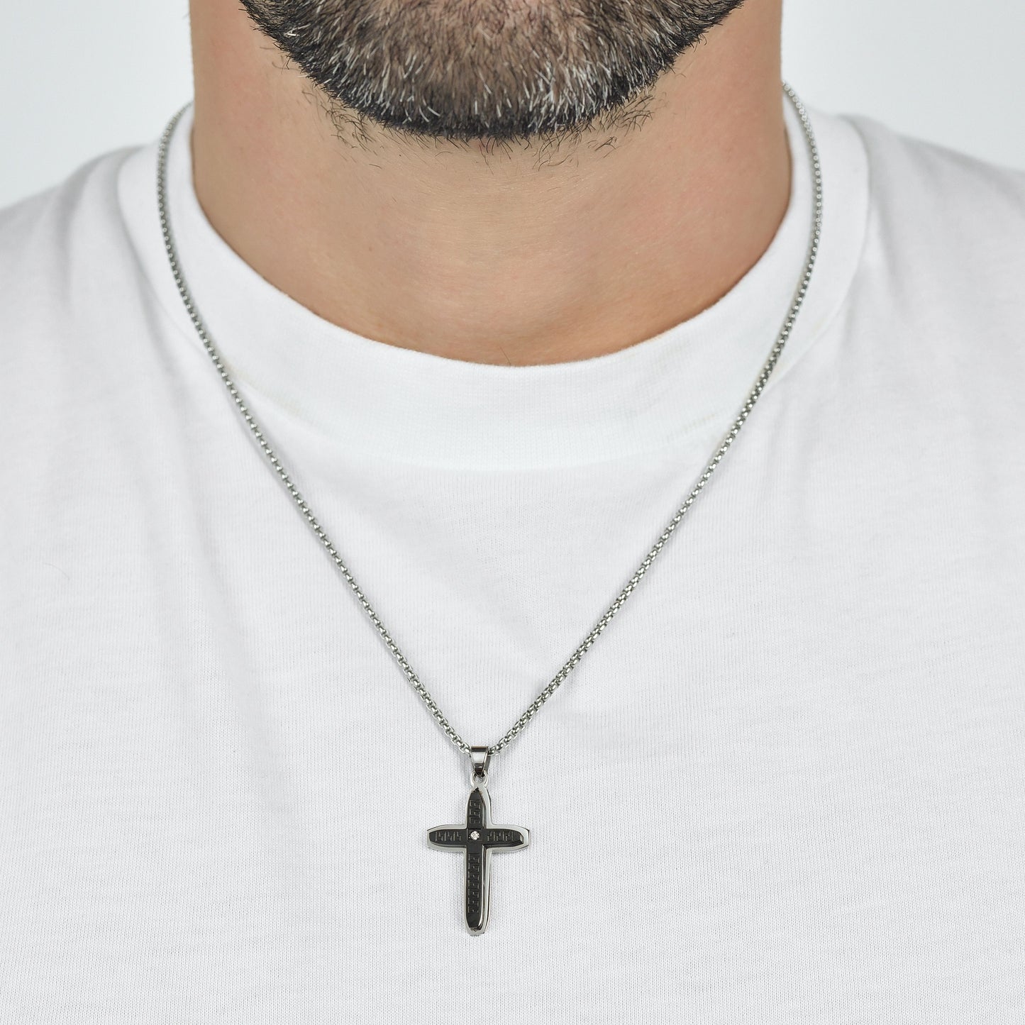 COLLIER HOMME CROIX EN ACIER AVEC IP NOIR