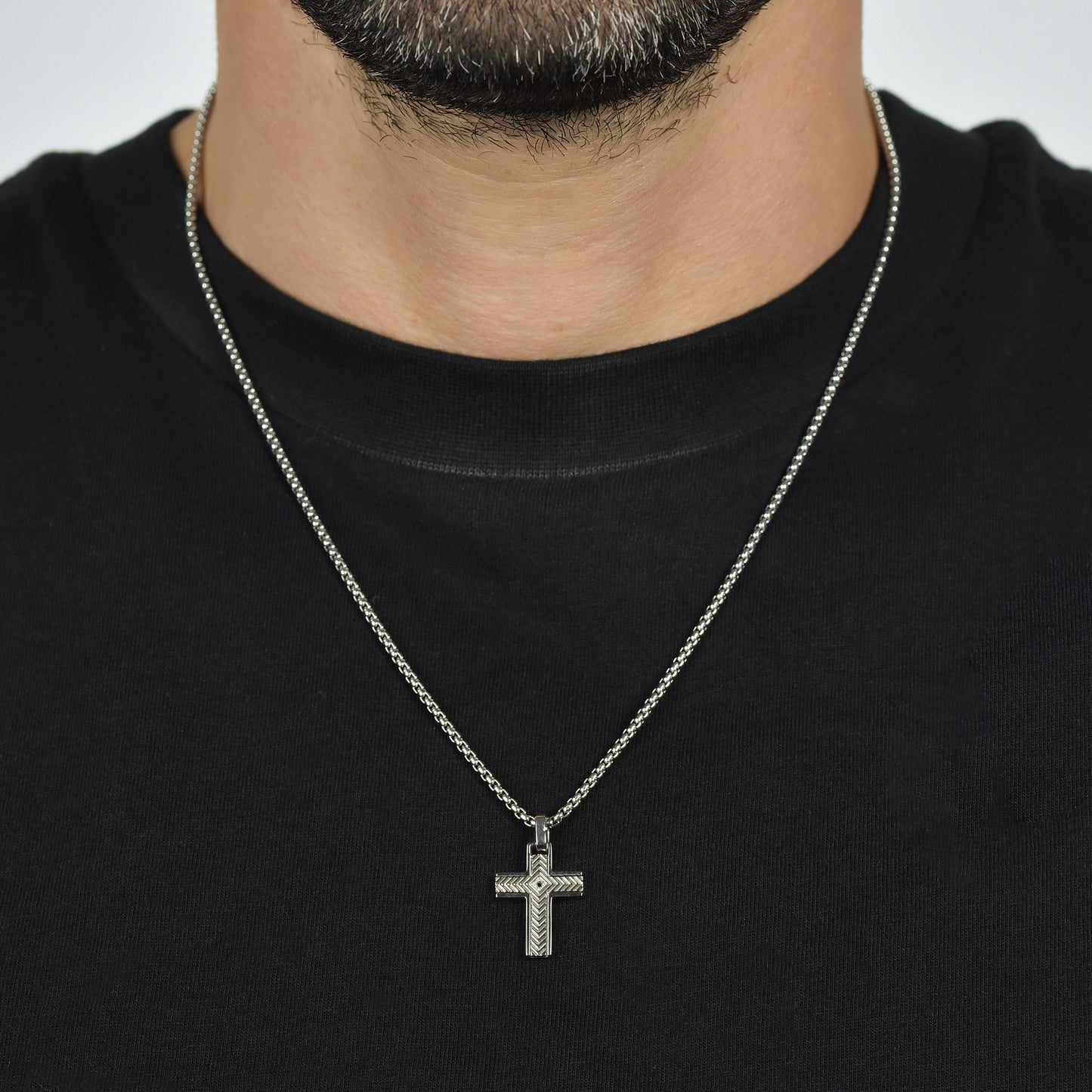 COLLIER EN ACIER POUR HOMMES AVEC CROIX