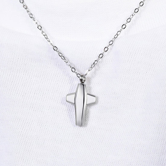 COLLIER EN ACIER POUR HOMMES AVEC CROIX