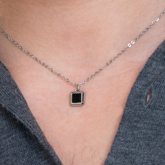 COLLANA UOMO IN ACCIAIO PIASTRA CON SMALTO NERO