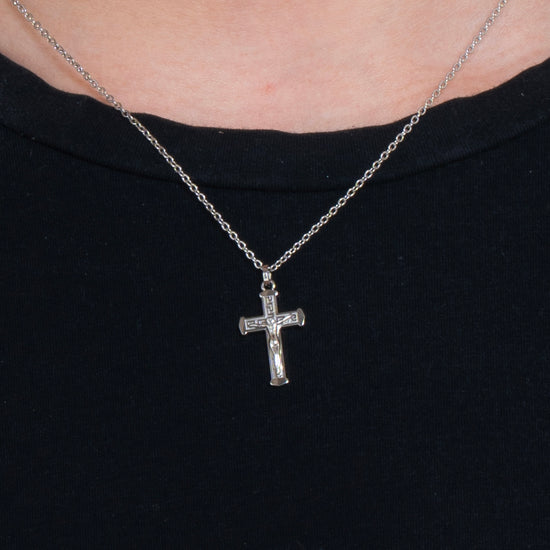 COLLIER HOMME EN ACIER AVEC CRUCIFIX