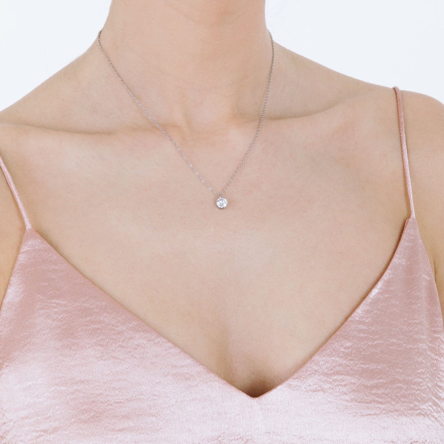 COLLIER POUR FEMMES EN ACIER AVEC CRISTAL BLANC DE 6 MM