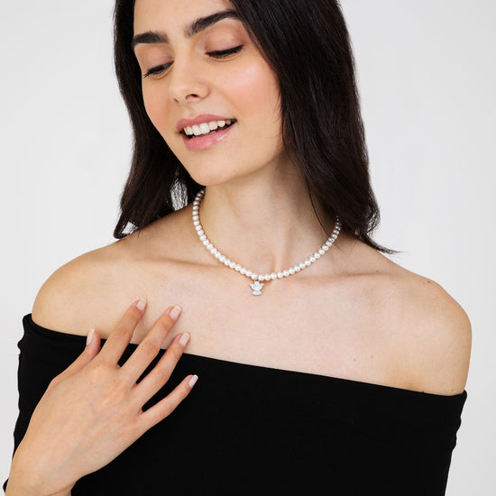 COLLIER DE PERLES BLANCHES POUR FEMME AVEC ANGE