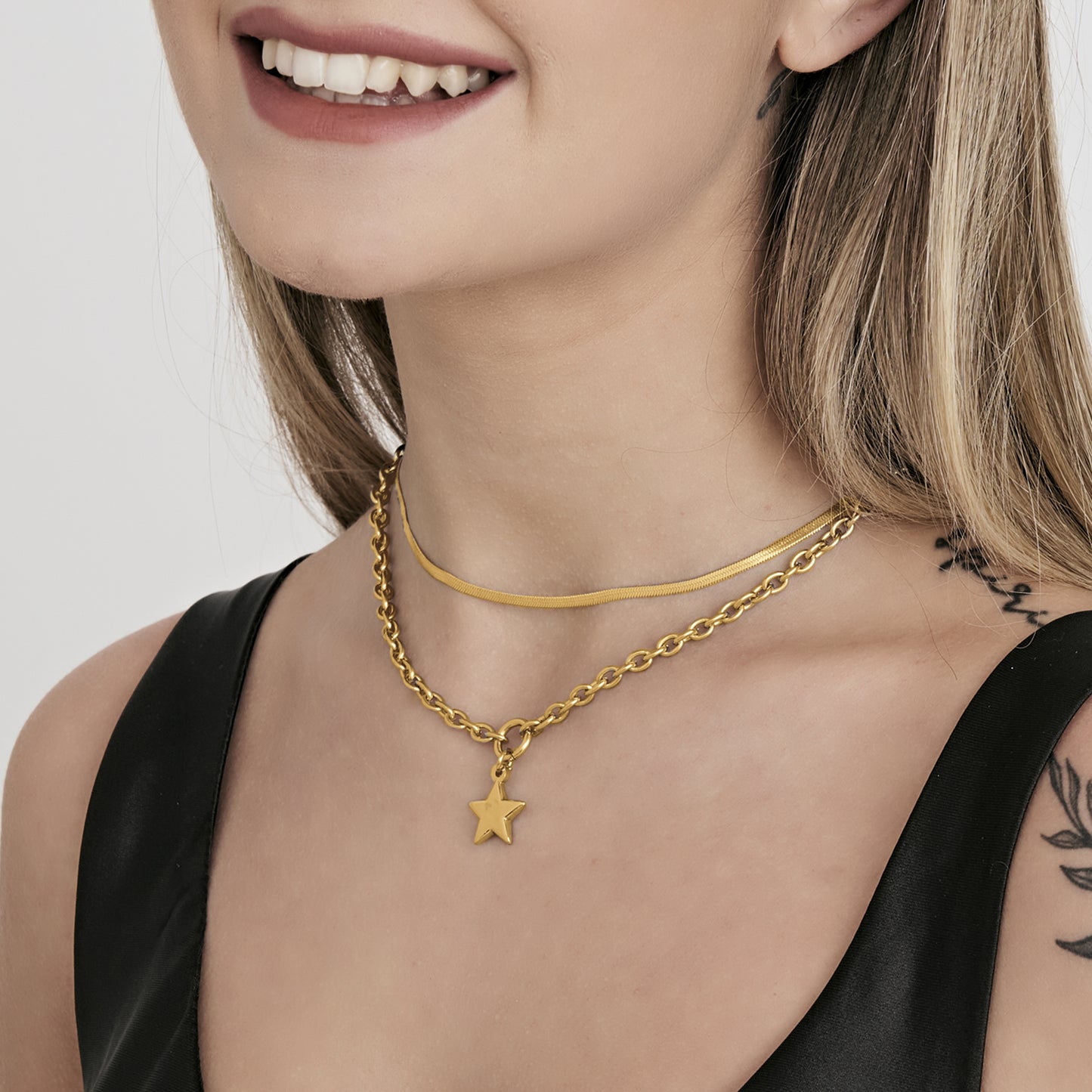 COLLIER POUR FEMME EN ACIER MULTIBRINS AVEC ÉTOILE