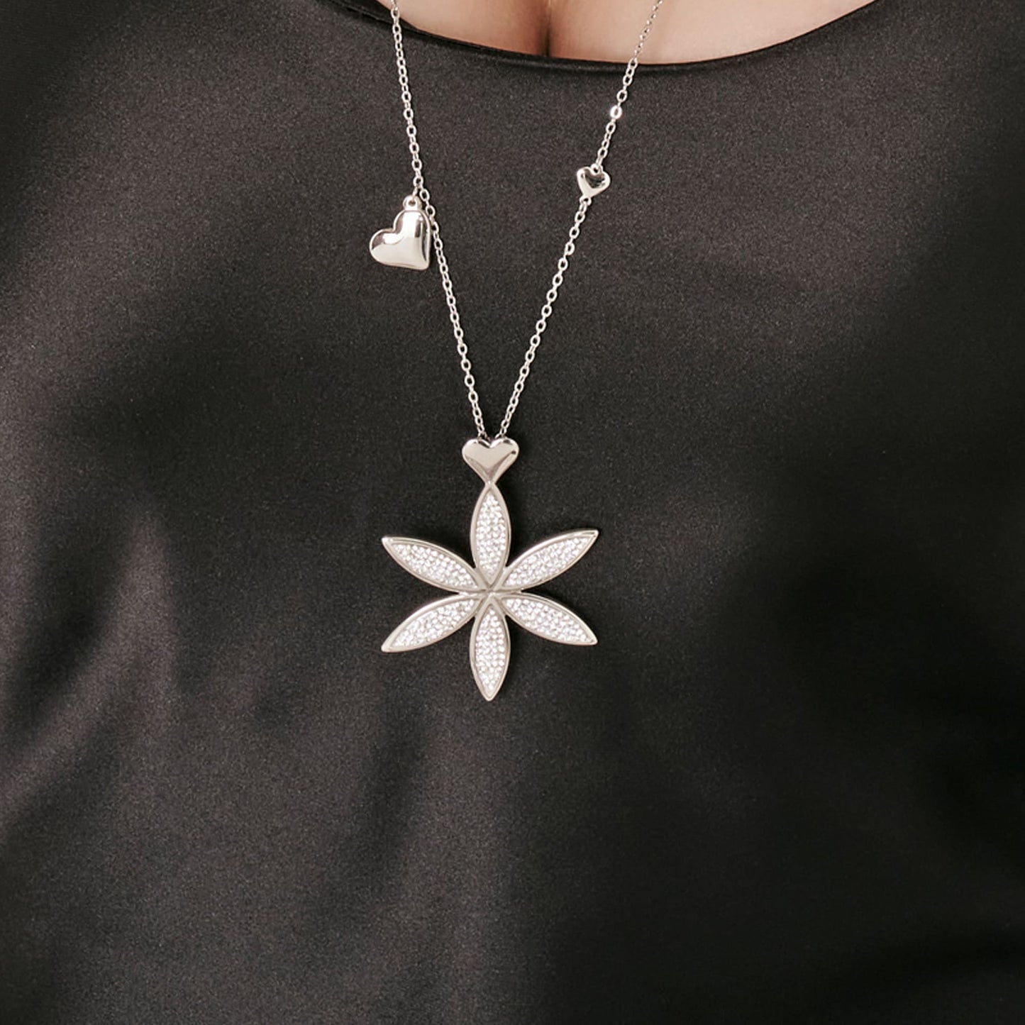 COLLIER LONG EN ACIER POUR FEMMES AVEC FLEUR DE VIE ET COEUR