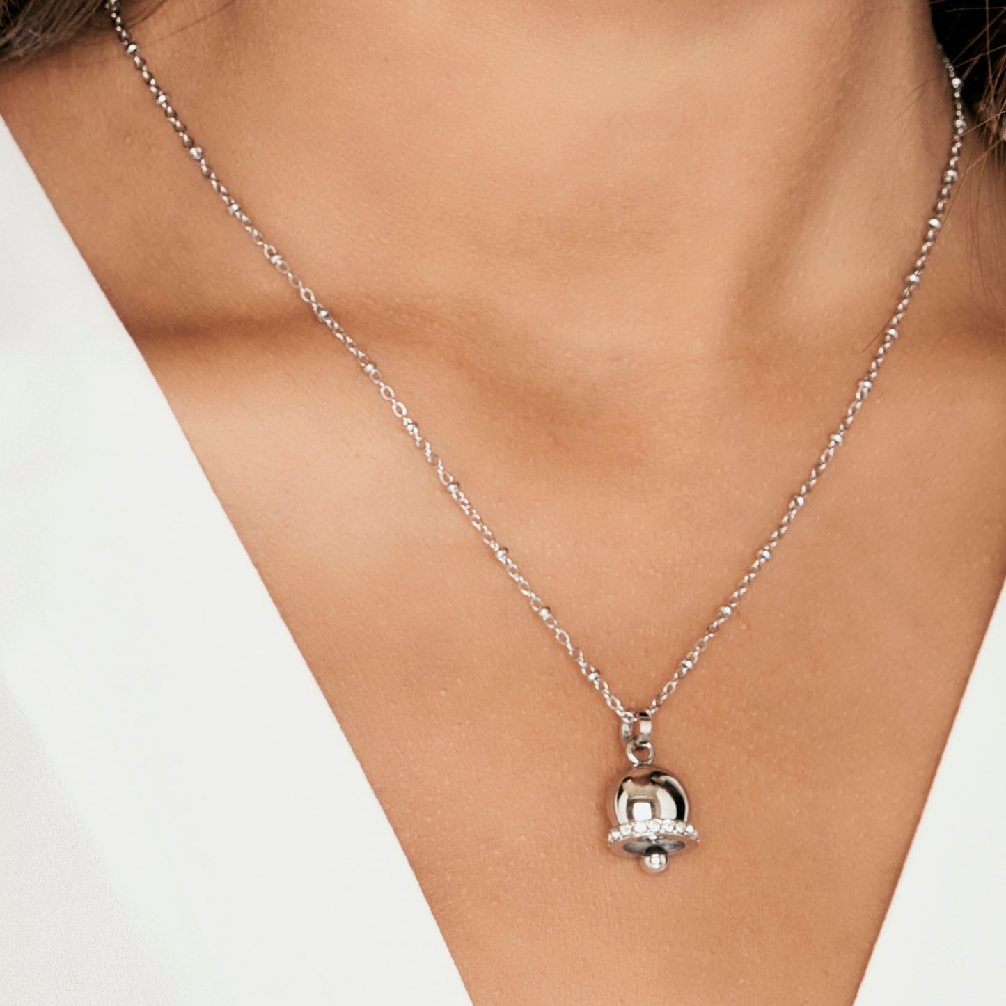 COLLIER FEMME CLOCHE EN ACIER AVEC CRISTAUX BLANCS