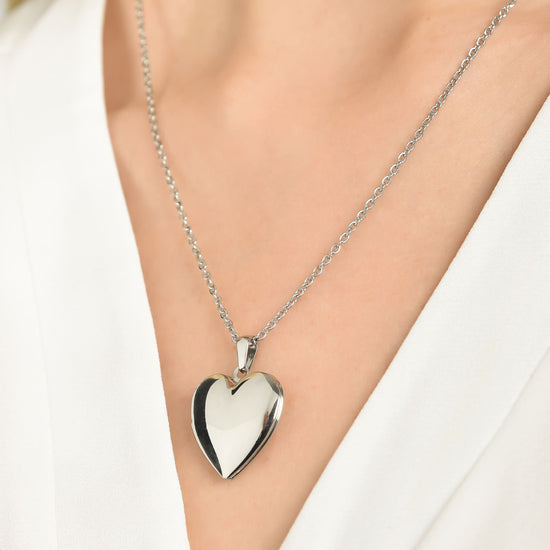 COLLIER EN ACIER POUR FEMMES AVEC CŒUR