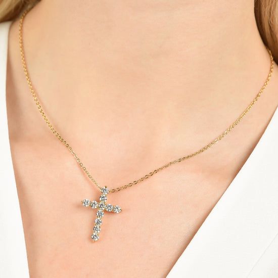 COLLIER POUR FEMME EN ACIER INOXYDABLE AVEC CROIX ET CRISTAUX BLANCS