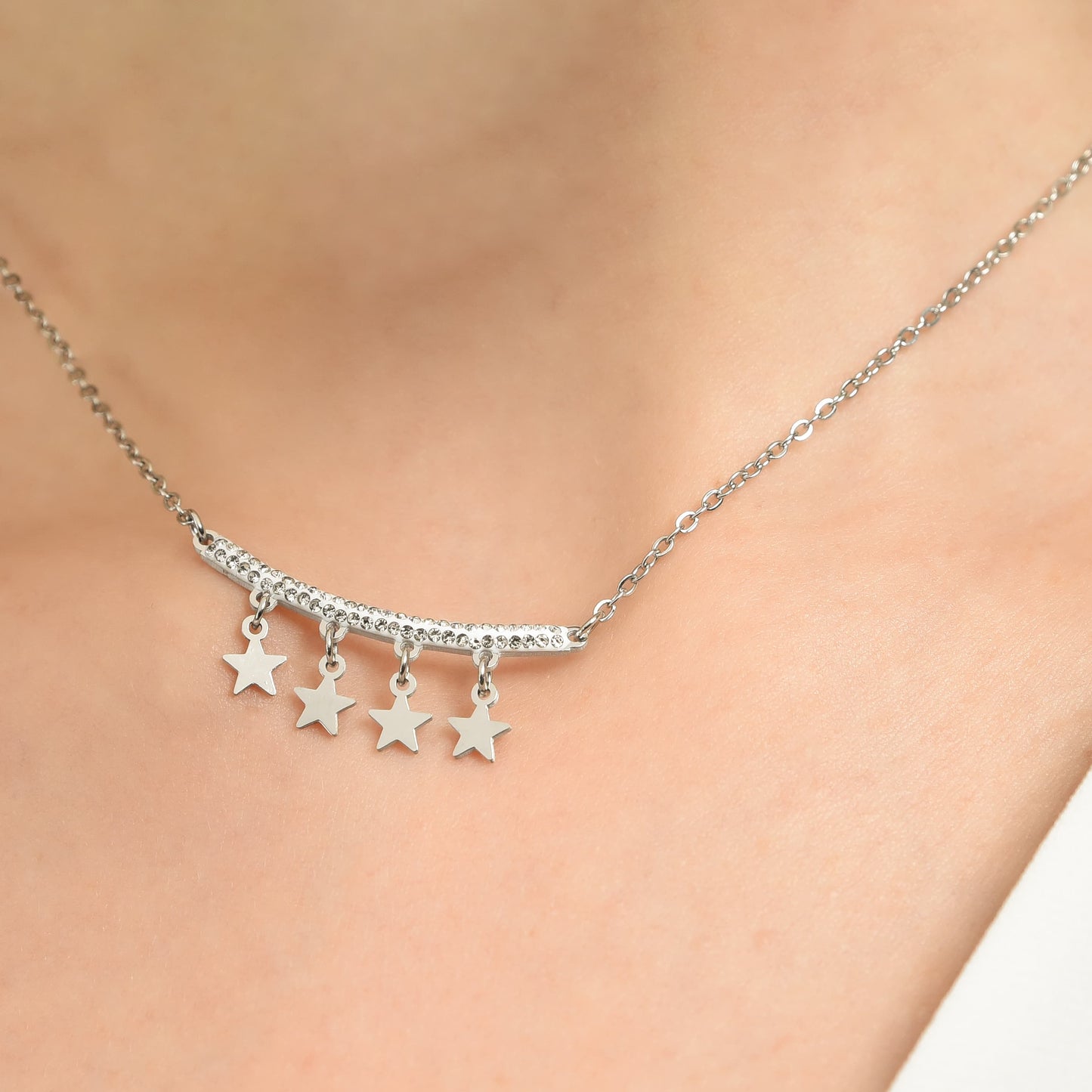 COLLIER EN ACIER POUR FEMMES AVEC PENDENTIFS EN FORME D'ÉTOILE