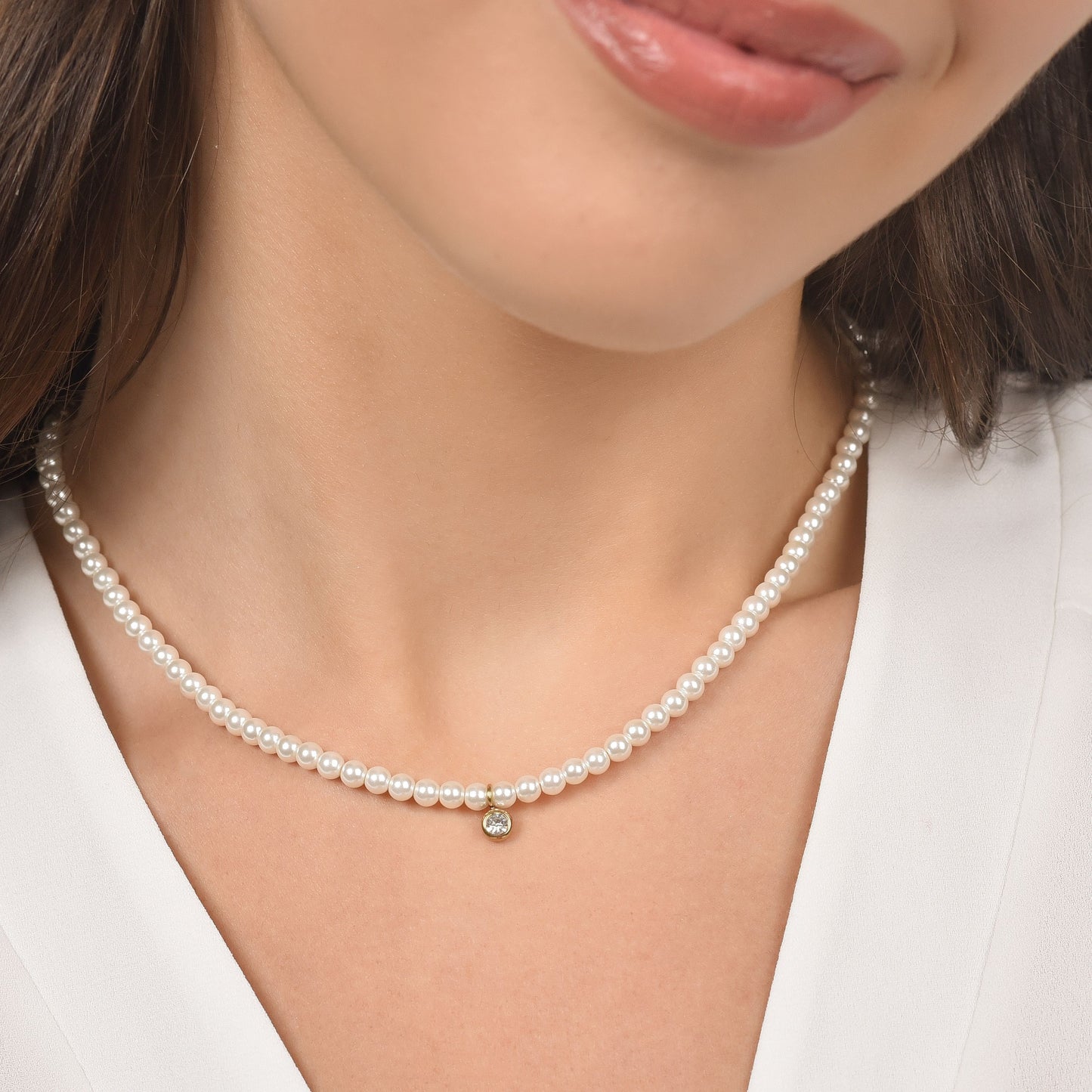 COLLIER FEMME EN ACIER DORÉ IP AVEC PERLES ET CRISTAL BLANC