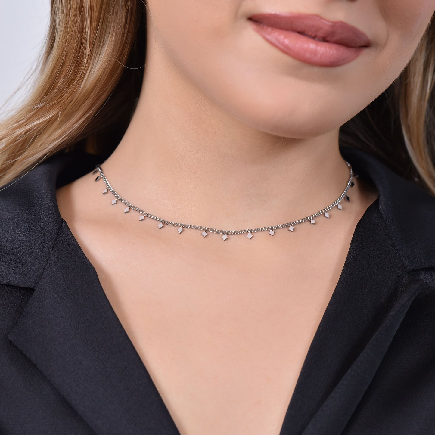 COLLIER EN ACIER POUR FEMMES AVEC LOSANGES