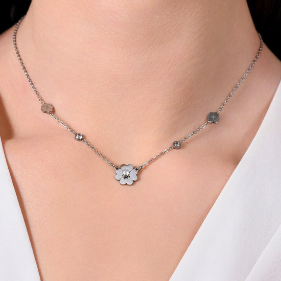 COLLIER POUR FEMMES EN ACIER AVEC TRÈFLES À QUATRE FEUILLES ET ZIRCON CUBIQUE