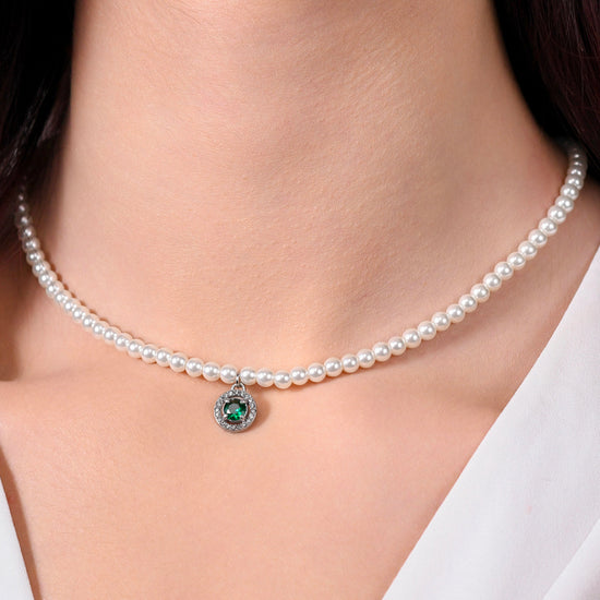 COLLIER EN ACIER, PERLES ET ZIRCON VERT