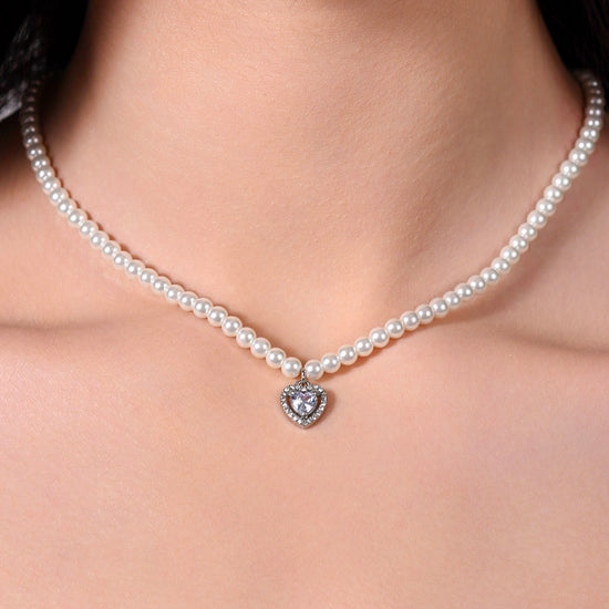 COLLIER COEUR EN ACIER, PERLES ET ZIRCON BLANC