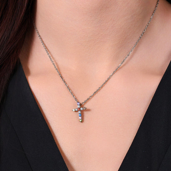 COLLIER FEMME CROIX EN ACIER AVEC ZIRCON CUBIQUE