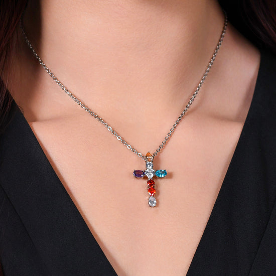 COLLIER FEMME CROIX EN ACIER AVEC ZIRCON CUBIQUE