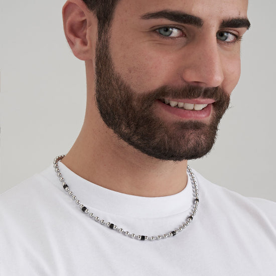 COLLIER POUR HOMME EN ACIER AVEC ÉLÉMENTS NOIRS